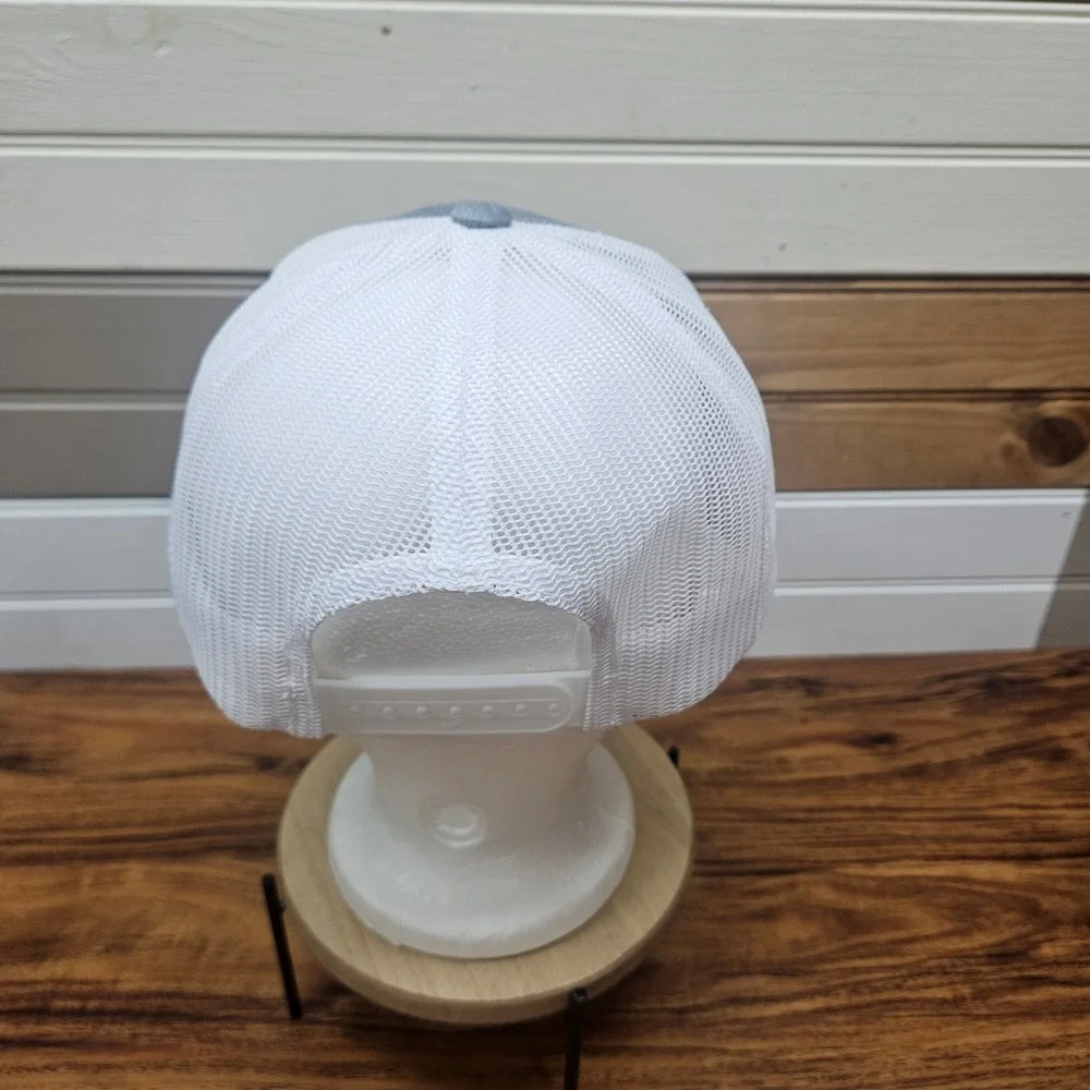 Yupoong classics trucker